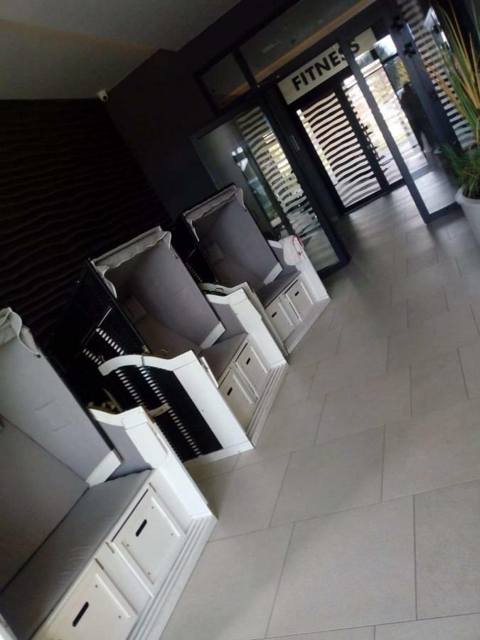 Morze Kolobrzeg Basen Kryty Apartment Exterior photo